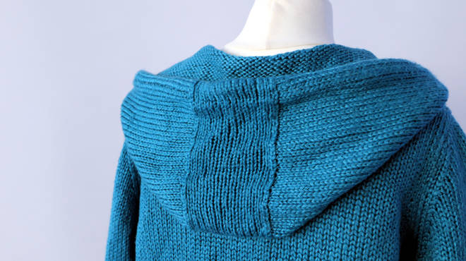 Stricke eine Kapuze an deinen Ausschnitt ausschnitt stricken