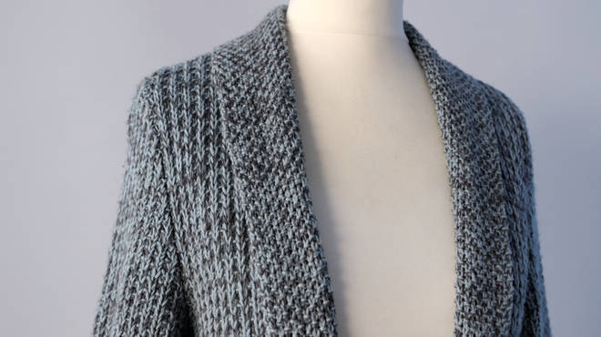 Mach den Halsausschnitt an einem Schalkragen nicht zu weit ausschnitt stricken