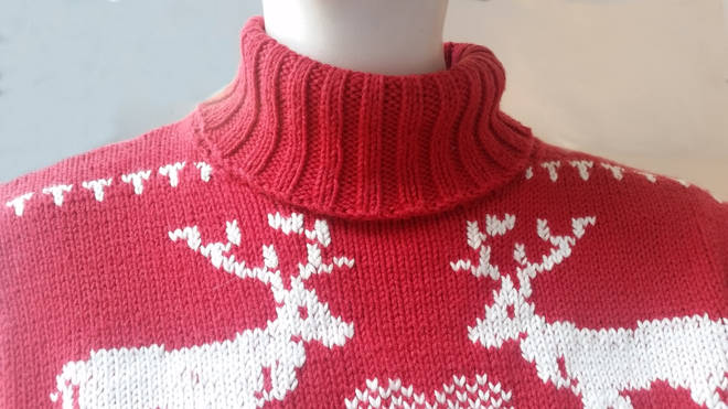 Für einen Rollkragen muss der Ausschnitt s weit und tief sein, wie die Weite vom Rollkragen werden soll ausschnitt stricken