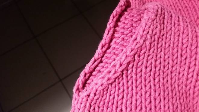 Nahtrand an Armausschnitt randmasche perfekt stricken Nahtrand für einen offenen Armausschnitt mit betonten Abnahmen randmasche perfekt stricken