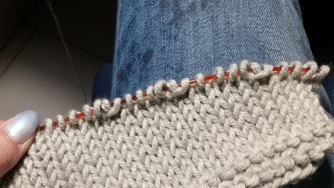 Kette die Schulterschräge nicht ab sondern stricke sie mit verkürzten Reihen schulterschraege stricken